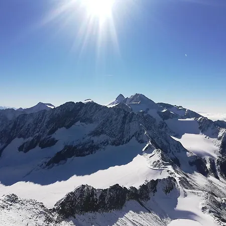 Ofer Thomas & Michaela דירה ניוסטיפט אים סטובאיטל