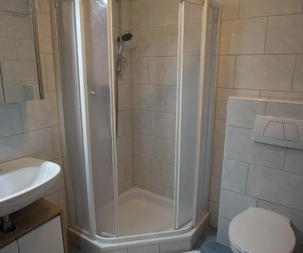 Ofer Thomas & Michaela *