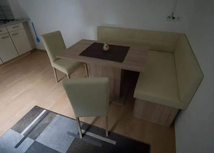 Ofer Thomas & Michaela