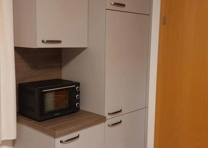 Ofer Thomas & Michaela * ניוסטיפט אים סטובאיטל